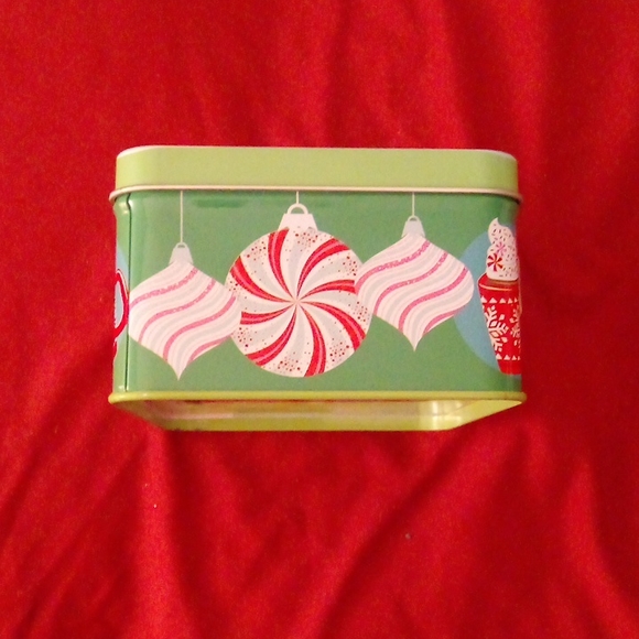 Small Holiday Gingerbread House Tin - Picture 6 of 7